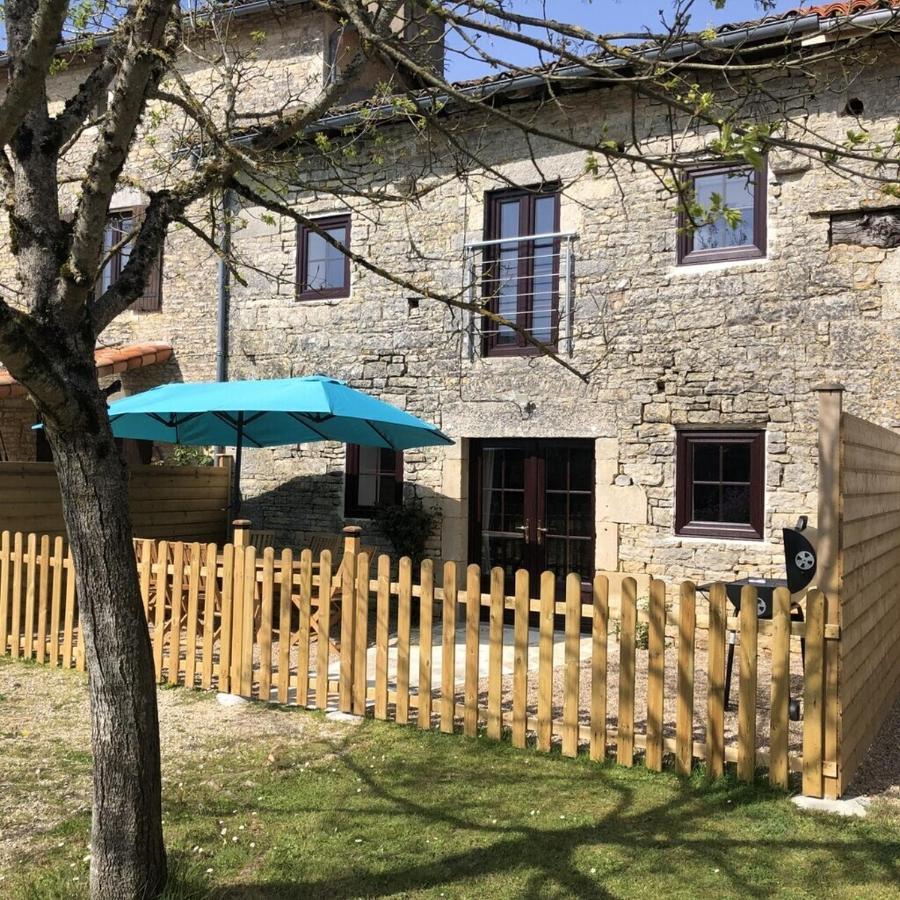 Blacksmiths Cottage In Blanzay - 3 Beds Dış mekan fotoğraf