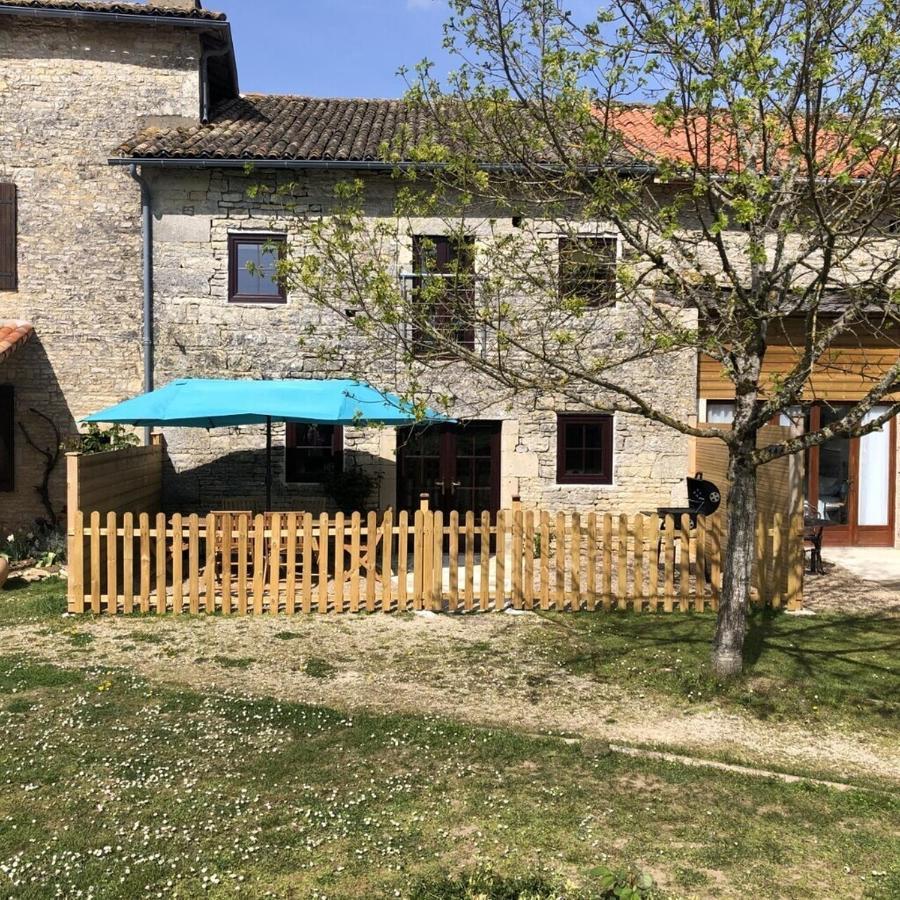 Blacksmiths Cottage In Blanzay - 3 Beds Dış mekan fotoğraf