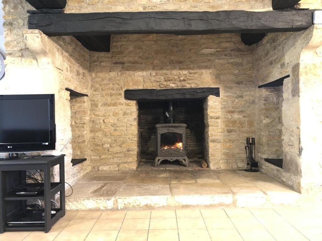 Blacksmiths Cottage In Blanzay - 3 Beds Dış mekan fotoğraf